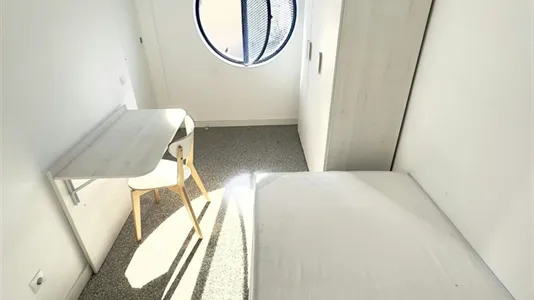 Rooms in Barcelona Ciutat Vella - photo 1