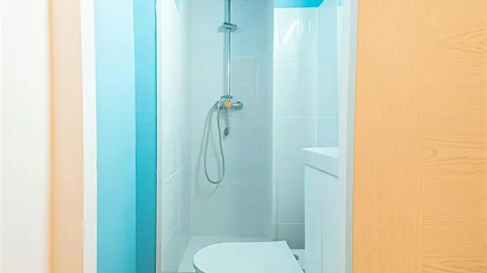 Rooms in Barcelona Ciutat Vella - photo 5