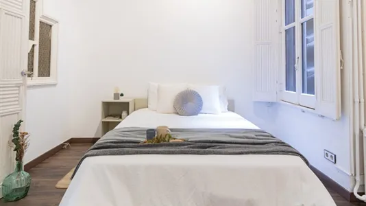 Rooms in Barcelona Eixample - photo 4