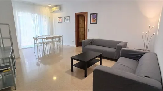 Rooms in Barcelona Eixample - photo 8