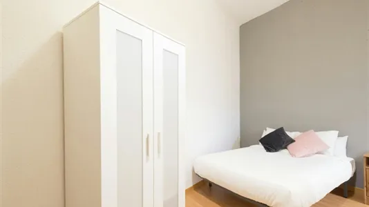 Rooms in Madrid Centro - photo 5