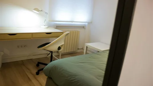 Rooms in Zaragoza - photo 10