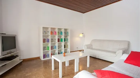 Rooms in Barcelona Eixample - photo 9