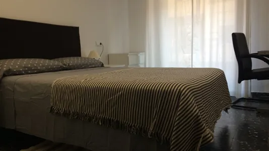 Rooms in el Camí de Vera - photo 6