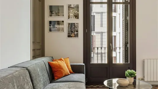 Rooms in Barcelona Eixample - photo 9