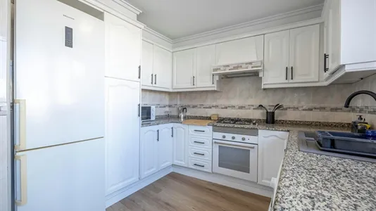 Rooms in Valencia Extramurs - photo 9