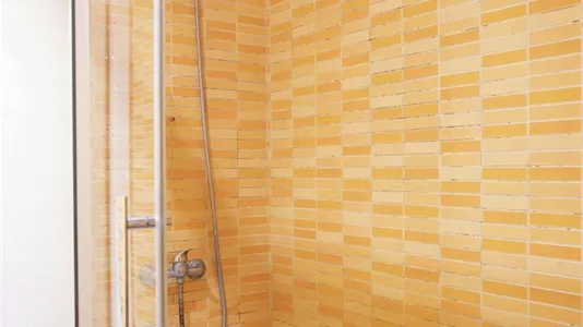 Rooms in Barcelona Ciutat Vella - photo 10