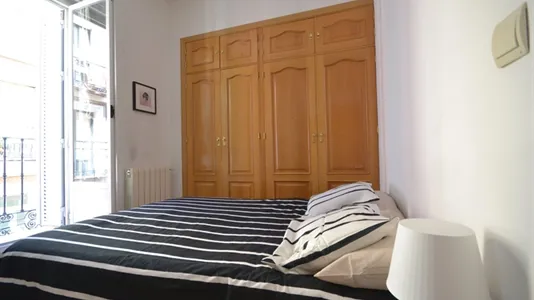 Rooms in Madrid Centro - photo 8