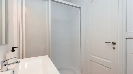Rooms in Reus - photo 8