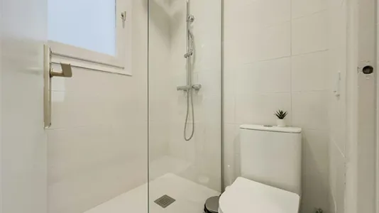 Rooms in Barcelona Eixample - photo 7