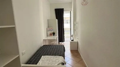 Room for rent in Bari, Puglia