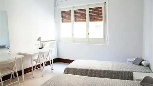 Rooms in Barcelona Ciutat Vella - photo 1