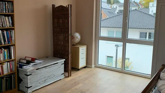 Houses in Essen - photo 4