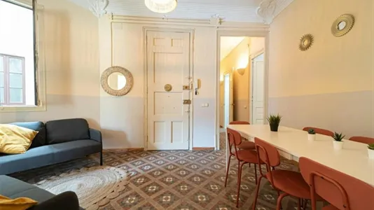 Rooms in Barcelona Eixample - photo 8