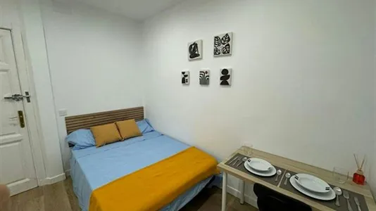 Rooms in Madrid Centro - photo 9