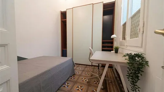 Rooms in Barcelona Eixample - photo 2