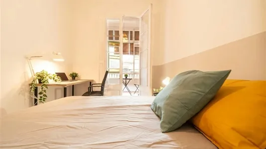 Rooms in Barcelona Eixample - photo 4