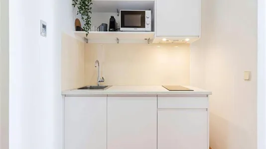 Rooms in Madrid Centro - photo 4