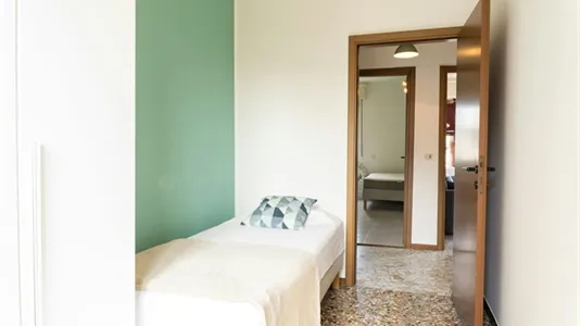 Rooms in Milano Zona 8 - Fiera, Gallaratese, Quarto Oggiaro - photo 3