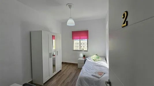 Rooms in Bami - photo 1