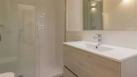 Rooms in Barcelona Ciutat Vella - photo 5