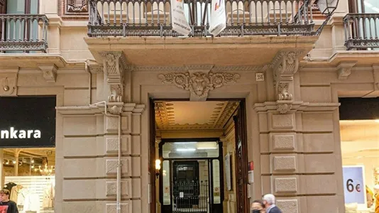Rooms in Barcelona Ciutat Vella - photo 10