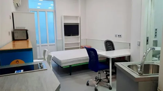 Rooms in Valencia Ciutat Vella - photo 8