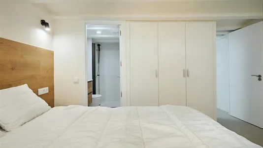 Rooms in Barcelona Ciutat Vella - photo 7