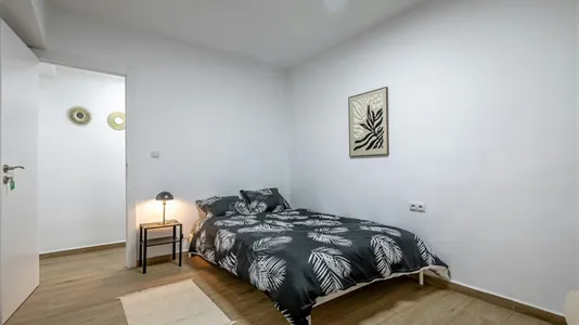 Rooms in el Camí de Vera - photo 2
