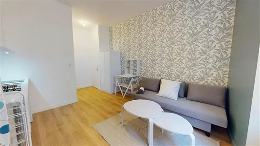 Apartments in Lyon - photo 2