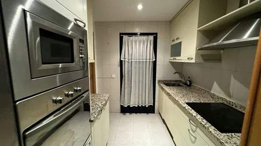 Rooms in El Encinar de los Reyes - photo 8