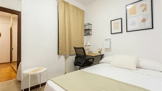 Rooms in Barcelona Gràcia - photo 2