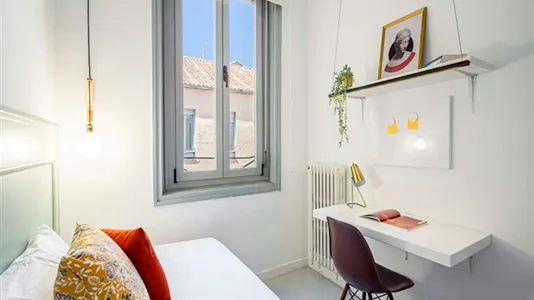 Rooms in Madrid Centro - photo 9