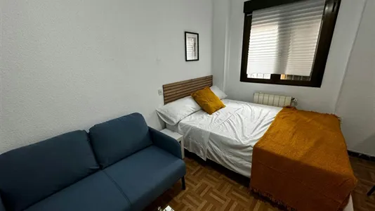 Rooms in Madrid Carabanchel - photo 5