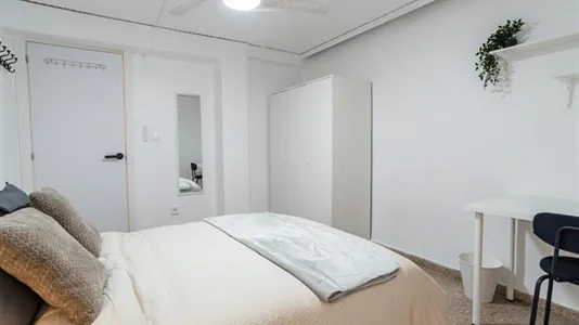 Rooms in Mislata - photo 7