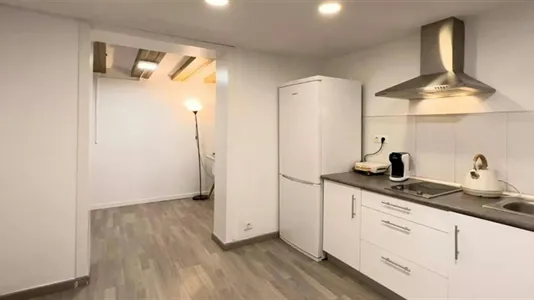 Rooms in Barcelona Ciutat Vella - photo 7