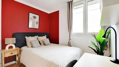 Room for rent in L'Haÿ-les-Roses, Île-de-France