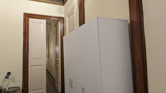 Rooms in Barcelona Ciutat Vella - photo 6