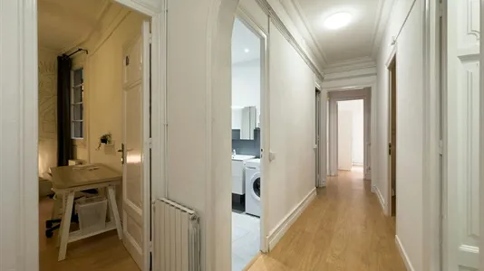 Rooms in Barcelona Ciutat Vella - photo 4