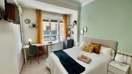 Rooms in Zaragoza - photo 2