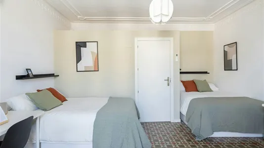 Rooms in Barcelona Eixample - photo 5