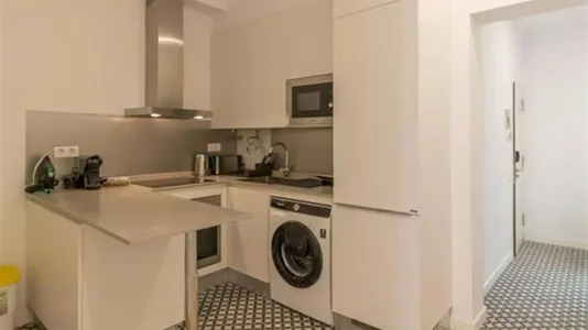 Rooms in Barcelona Ciutat Vella - photo 4