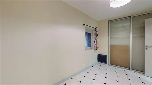 Apartments in Nîmes - photo 9