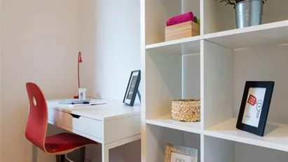 Room for rent in Buccinasco, Lombardia