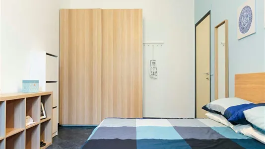 Rooms in Milano Zona 8 - Fiera, Gallaratese, Quarto Oggiaro - photo 1