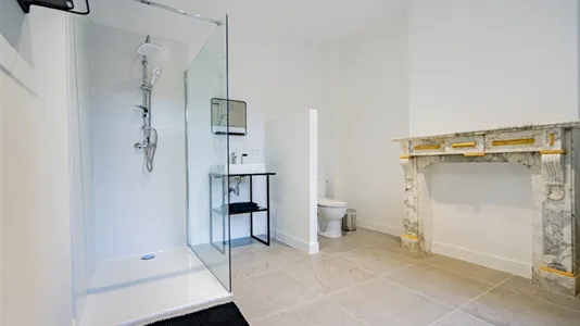 Rooms in Charleroi - photo 8