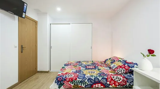 Rooms in Valencia Ciutat Vella - photo 2