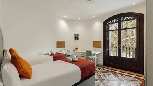 Rooms in Barcelona Eixample - photo 6
