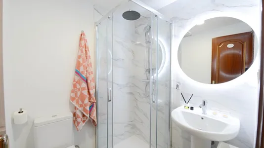 Rooms in Bilbao - photo 10