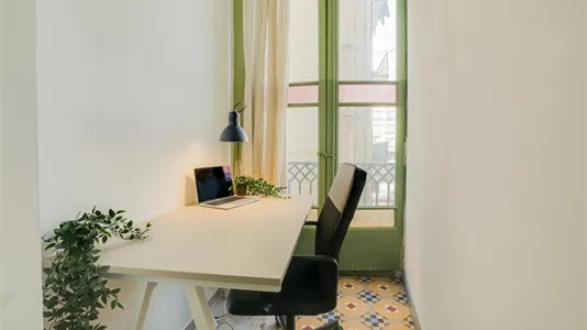 Rooms in Barcelona Eixample - photo 3